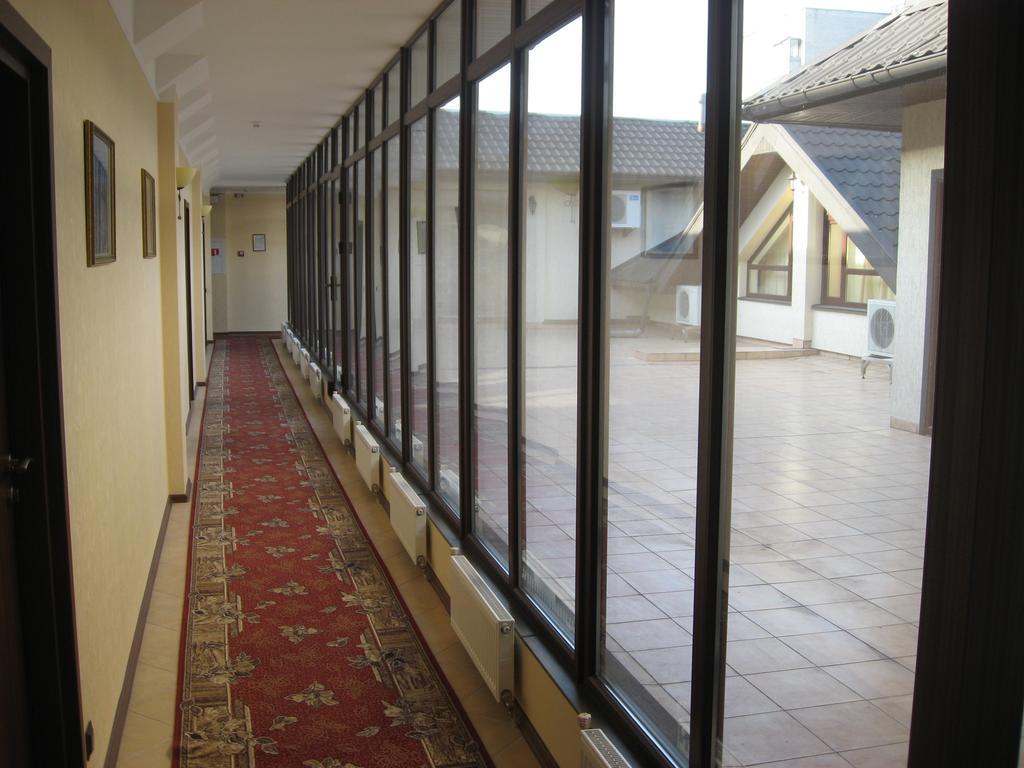 Shato Paradis Hotel Irpień Zewnętrze zdjęcie